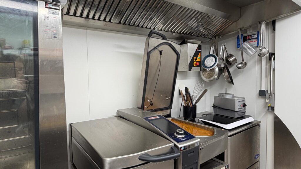 cuisine-hotte-alvene-rational-robot-coupe