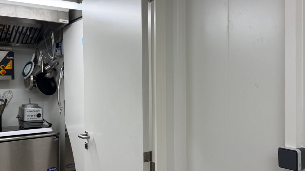 panneaux-isothermes-panneaux-sandwich-chambre-froide-laboratoire