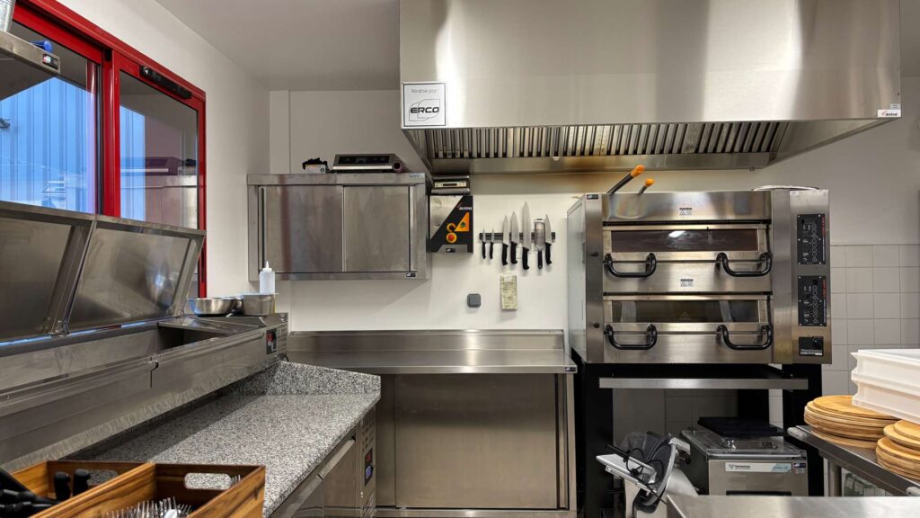 cuisine-complète-snacking-cuisson-préparation-froid-niort