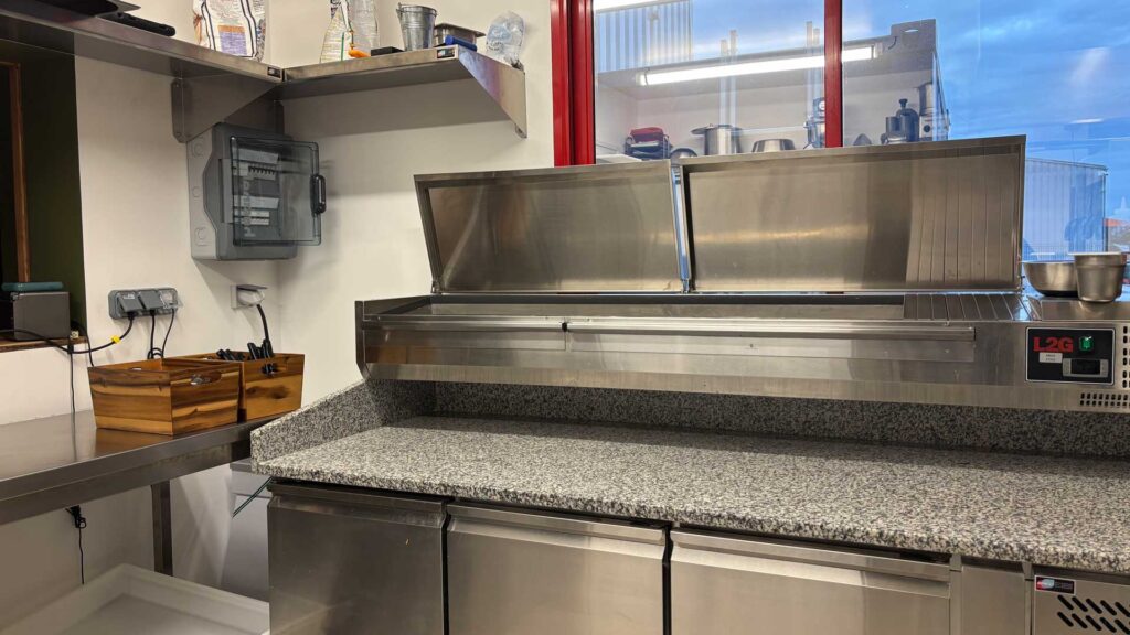 meuble-prepa-pizza-dessus-granit