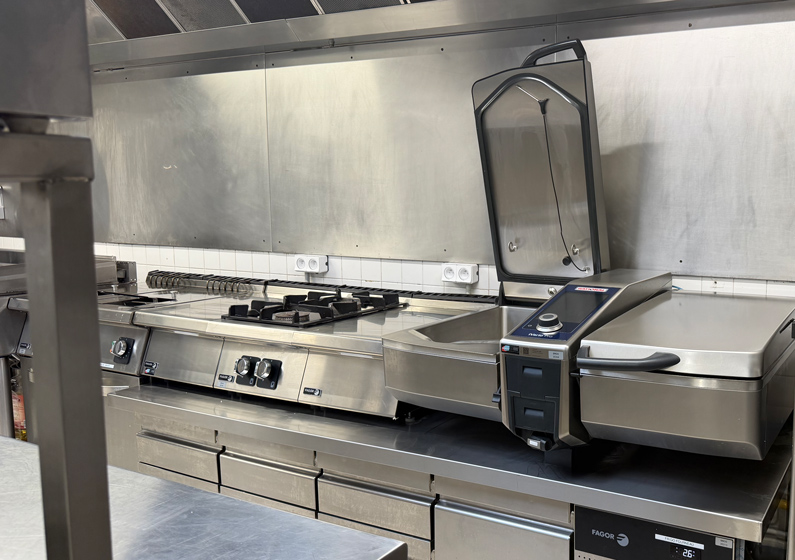 Installation complète de matériel professionnel pour le restaurant La Frégate Gourmet à Rochefort
