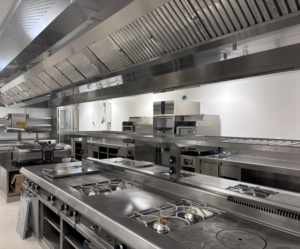 Coordination & installation de tout l&rsquo;équipement de cuisine
