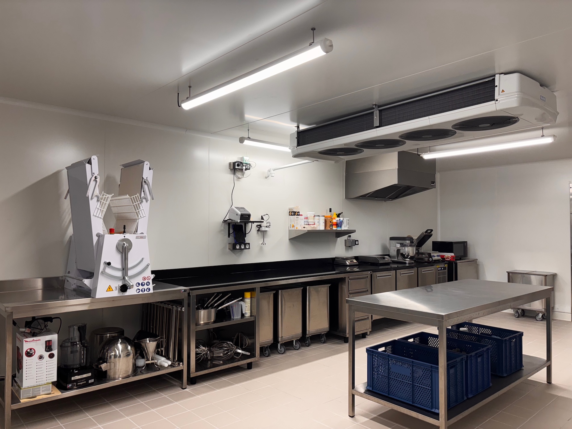 Transformation complète d'un laboratoire de production Les bons produits de Jérémi à Charron
